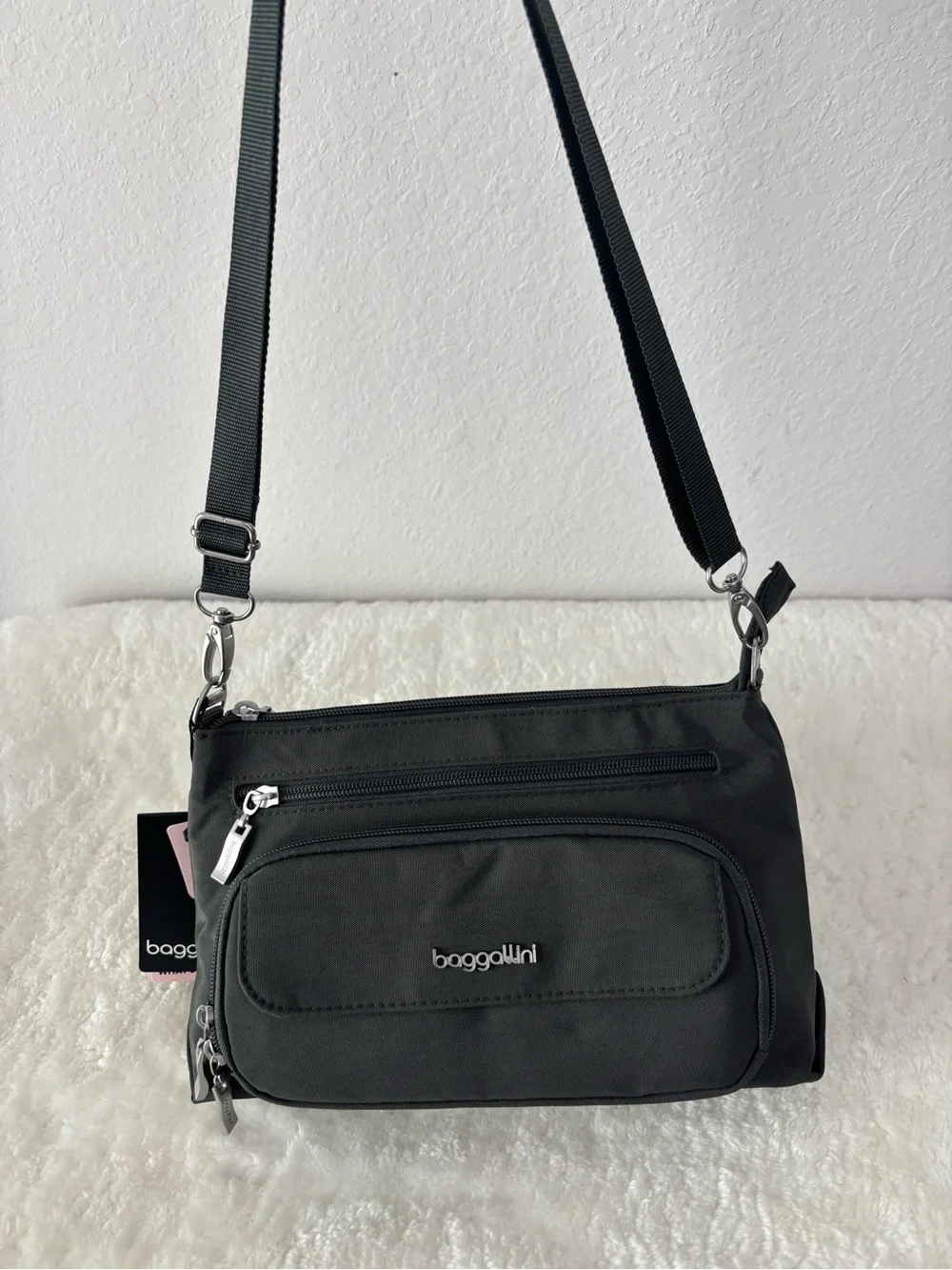 Baggallini handy exterior